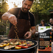 Dried Mealworms 13 g – lifestyle photo